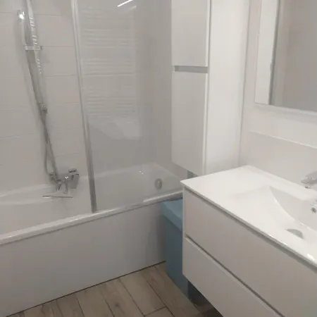 3-bedroom - Parking - 2 Min - Cros De